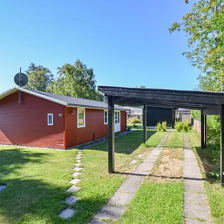 2 Bedroom In Holiday home *