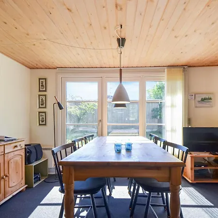2 Bedroom In *